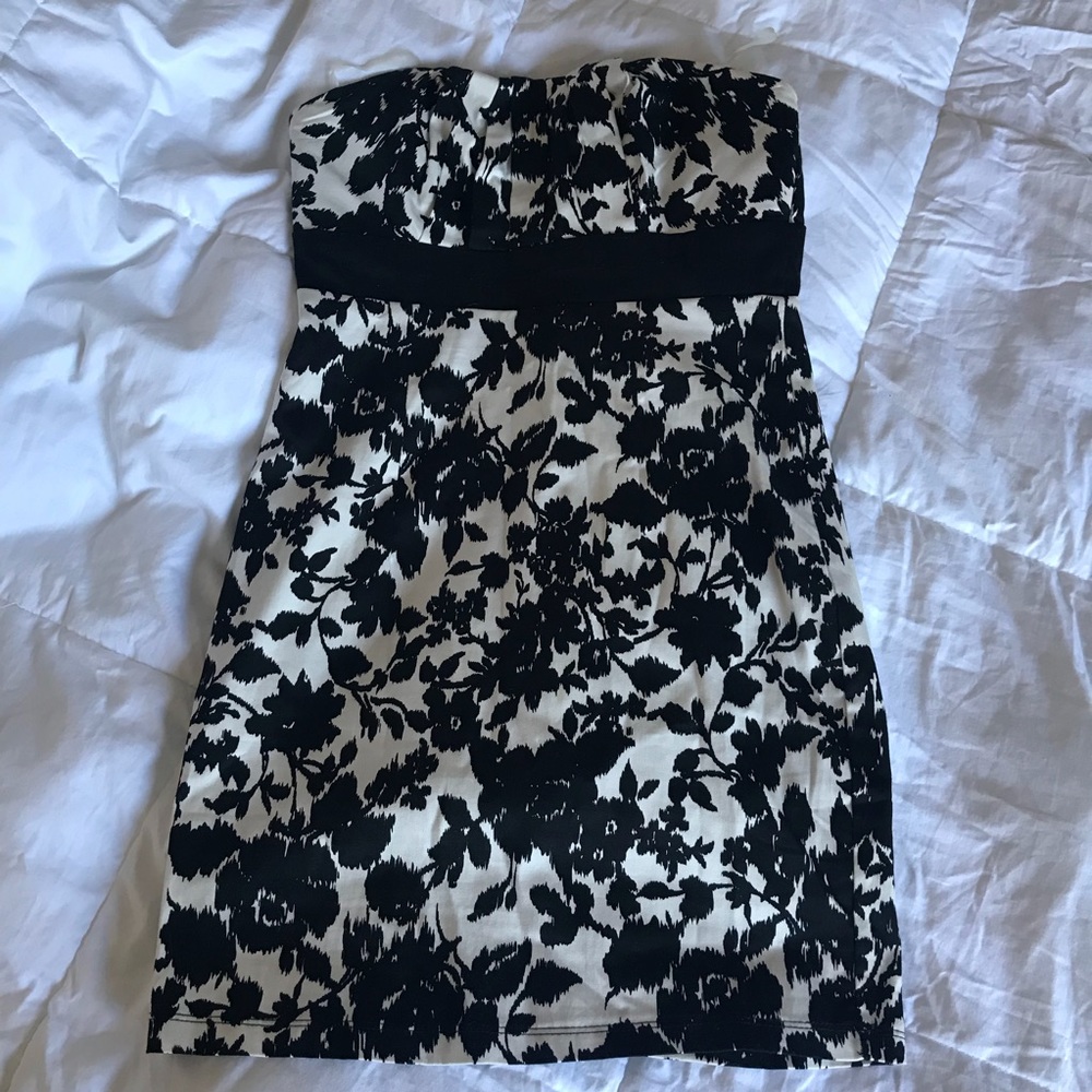 Strapless dress